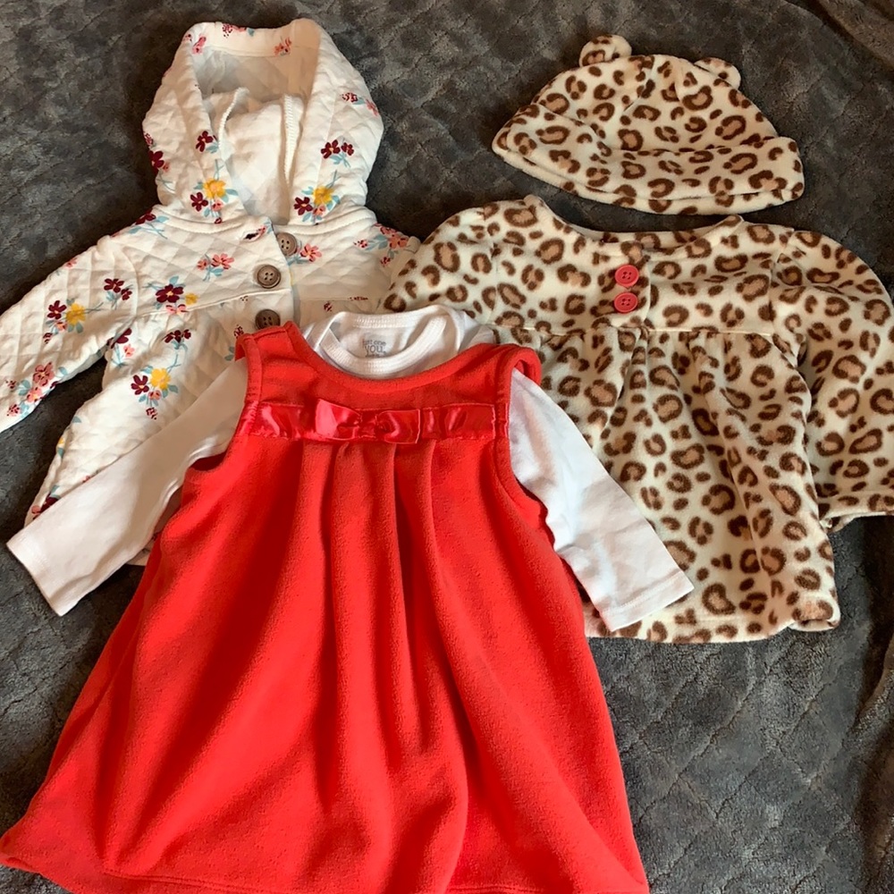 Like new never worn set of warm cloths 3 months